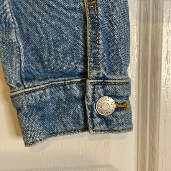 CAT & JACK Button Up Embroidered Daisy Denim Jacket, Girls M, Blue Medium Wash - Picture 2 of 9